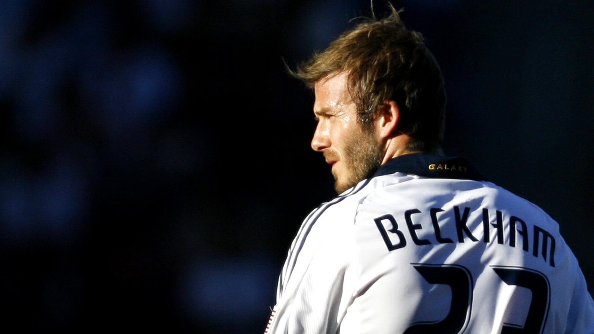 跨界合作推广足球主题的文化旅游节，增强品牌影响力，推广足球运动