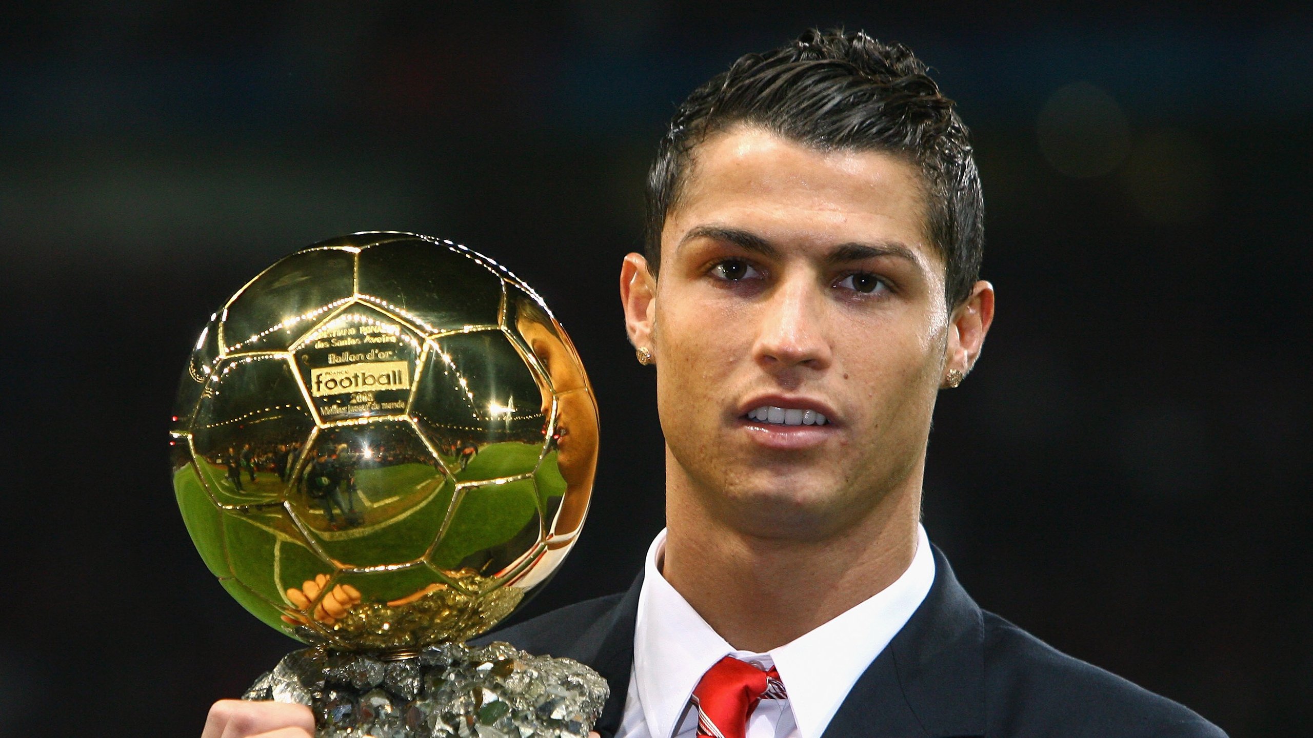 爱游戏体育app-中国足球职业俱乐部发展规划与执行报告发布，中国足球俱乐部现状